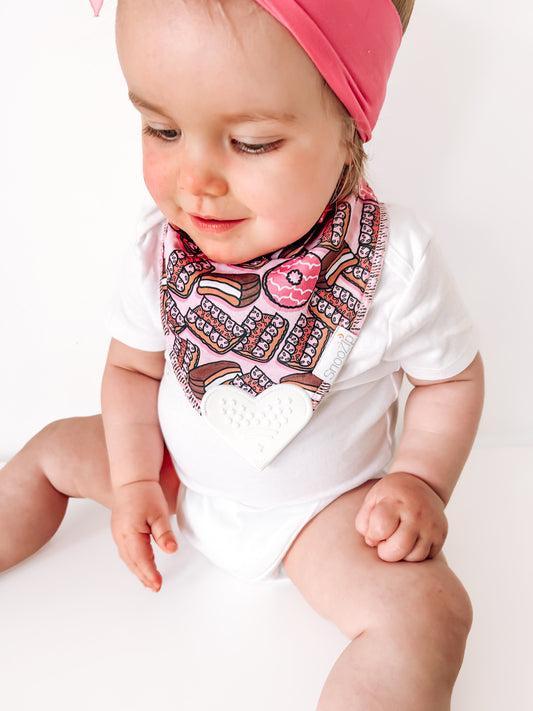 NEW - Risky Brioscaí Teething Bib