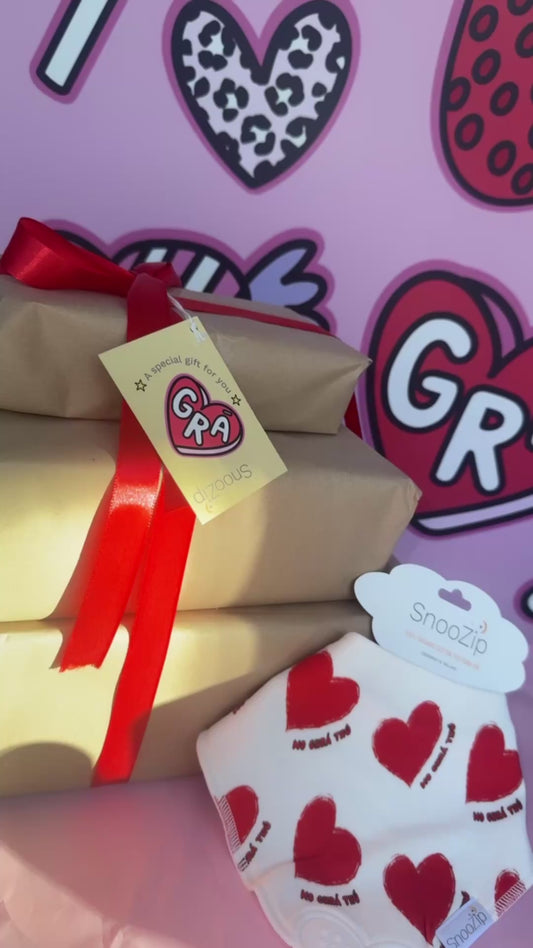 Mo Ghrá Thú Teething Bib ❤️